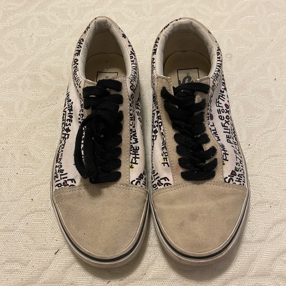 Vans - Picture 1 of 4